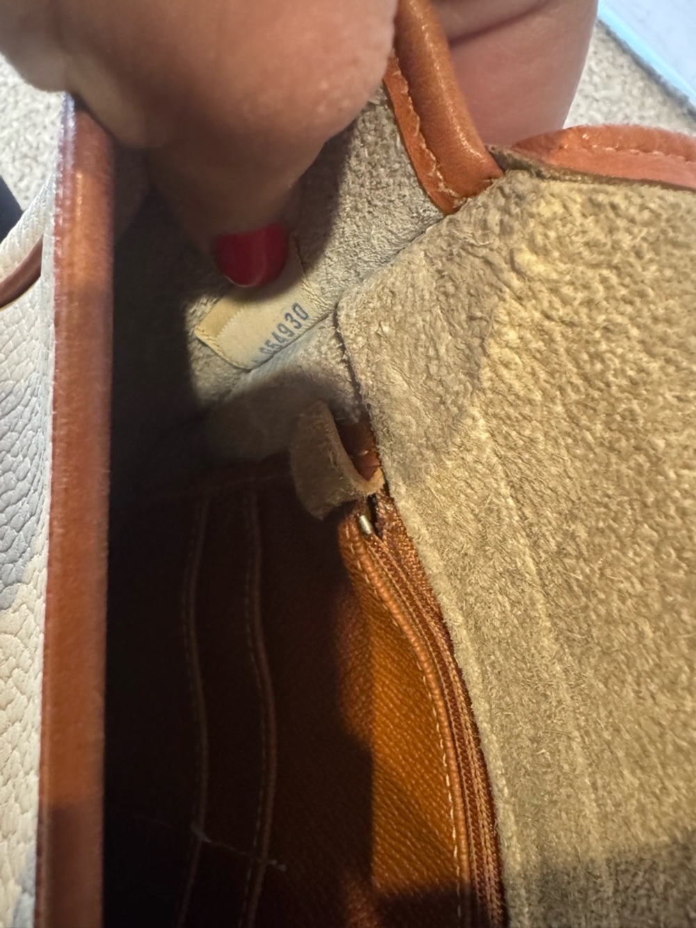 Vintage Dooney & Bourke AWL Bone Tan Leather Crossbody Bag USA - Picture 6 of 7